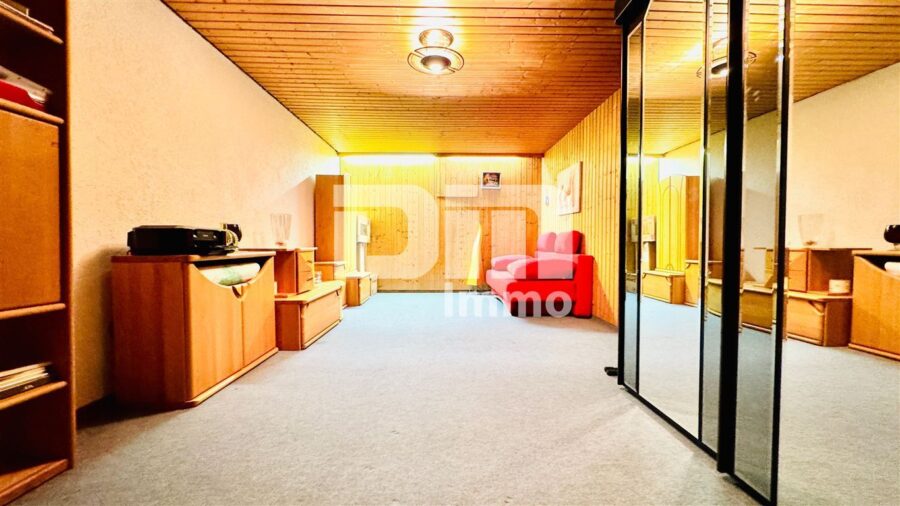 (R)eserviert! Altengerechter gepflegter Bungalow mit Gartenbereich, Terrasse, Garage - Souterrain Hobbykeller beheizt